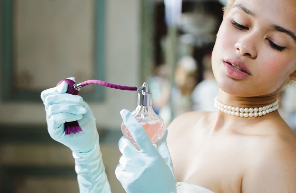 AFTER THE VASELINE TRICK COMES THE 'PRIMER' FOR PERFUME: A NEW BEAUTY CATEGORY IS BORN | VANITATIS - EL CONFIDENCIAL